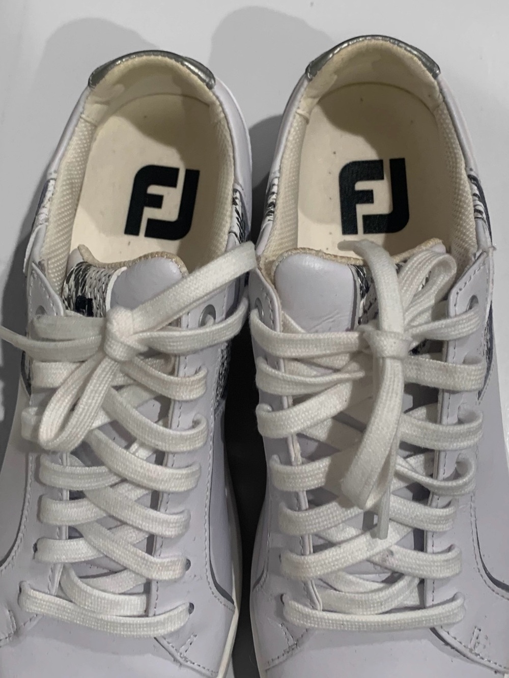 FootJoy Women’s Links Golf Shoes Spikeless Leather White Snake 7.5 - Picture 7 of 10